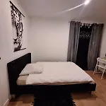 Large 3 Bedroom Cozy 公寓 第戎