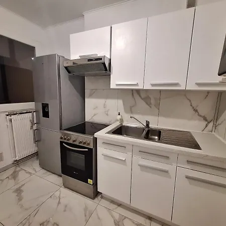 Large 3 Bedroom Cozy *