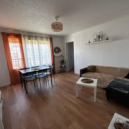 Apartment Large 3 Bedroom Cozy