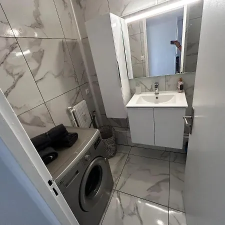 Large 3 Bedroom Cozy Apartment Dijon