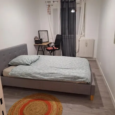 Large 3 Bedroom Cozy Apartment
