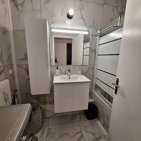 Apartment Large 3 Bedroom Cozy *