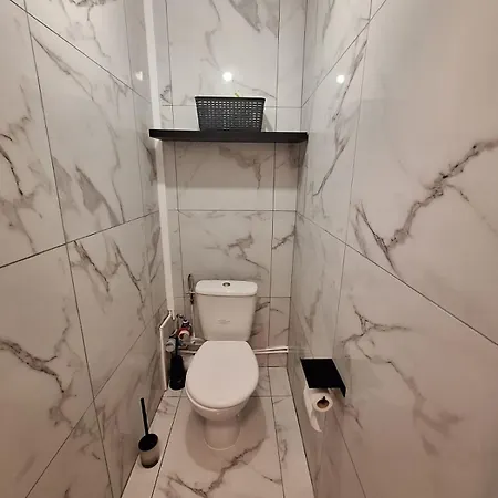 Large 3 Bedroom Cozy Apartment *