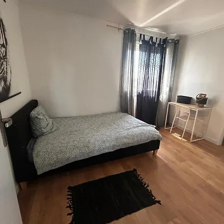 Large 3 Bedroom Cozy *