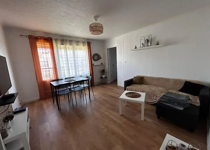 아파트 Large 3 Bedroom Cozy