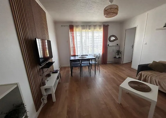 公寓 Large 3 Bedroom Cozy 第戎