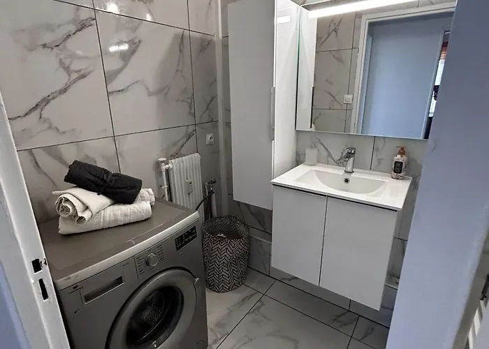 公寓 Large 3 Bedroom Cozy 第戎