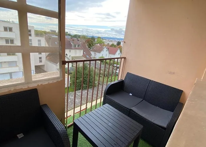 아파트 Large 3 Bedroom Cozy 디종