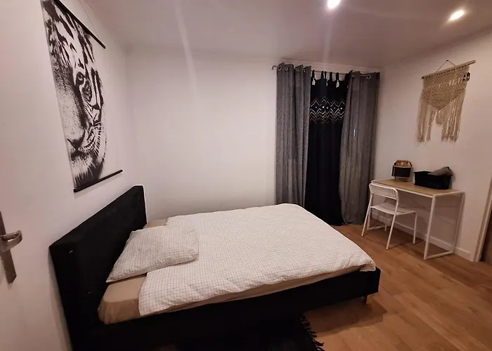 Large 3 Bedroom Cozy * 디종