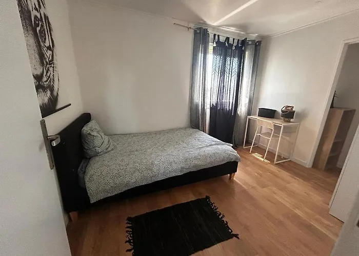 Large 3 Bedroom Cozy *